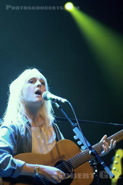 LAURA MARLING - 2011-11-04 - PARIS - La Cigale - Laura Beatrice Marling